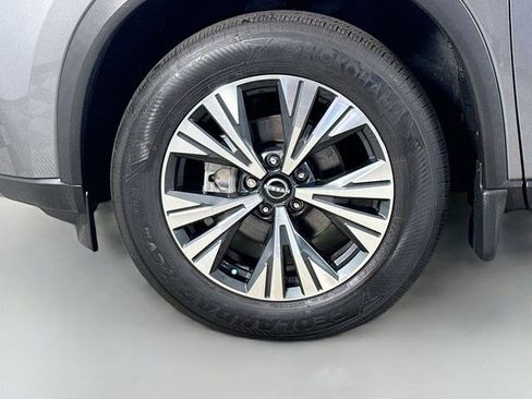 Used 2023 Nissan Rogue SV FWD image 38