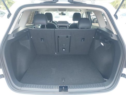 Certified 2025 Volkswagen Taos SE AWD/4WD image 33