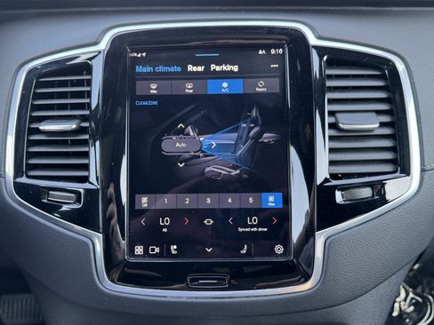 Used 2024 Volvo XC90 T8 Ultimate w/ Lounge Package image 78