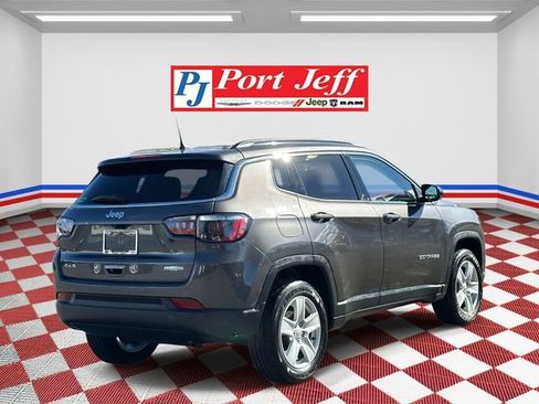 Certified 2022 Jeep Compass Latitude image 4