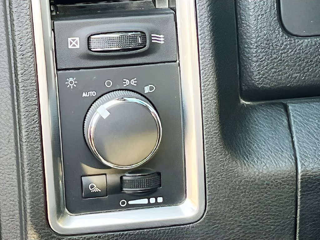 Used 2023 RAM 1500 Warlock AWD/4WD image 10