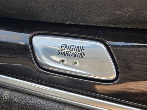 Used 2019 Buick Enclave Essence FWD image 26
