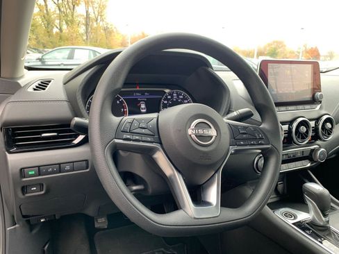 Used 2025 Nissan Sentra SV image 32