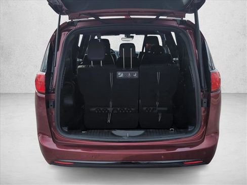 Used 2019 Chrysler Pacifica Touring-L Plus w/ Advanced Safetytec Group image 6