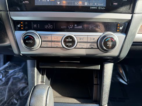 Used 2016 Subaru Outback 2.5i Limited image 14