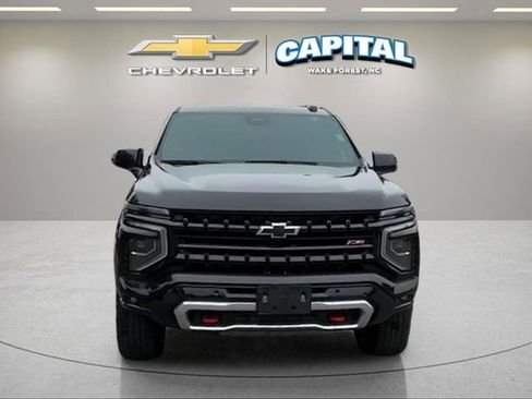 Used 2025 Chevrolet Suburban Z71 AWD/4WD image 8
