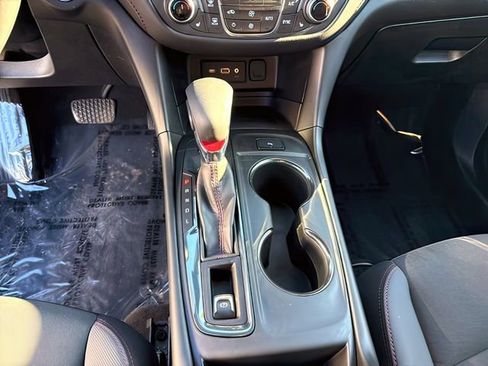 Used 2022 Chevrolet Equinox RS image 23