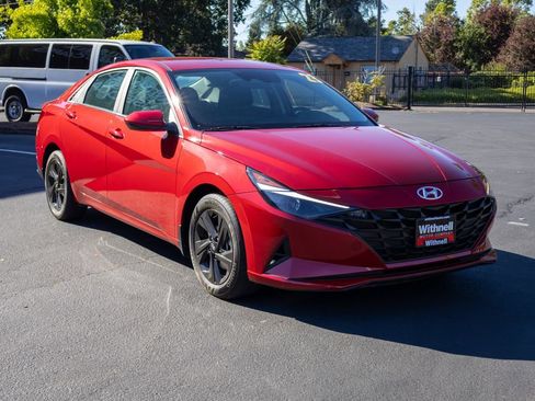 Certified 2023 Hyundai Elantra SEL FWD image 5
