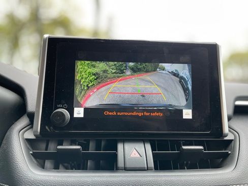 Used 2024 Toyota RAV4 LE image 17