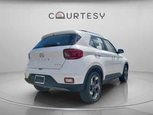 New 2026 Hyundai Venue SEL image 3