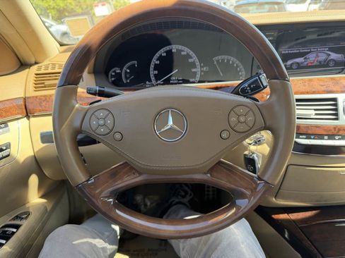 Used 2011 Mercedes-Benz S 550 Sedan image 11