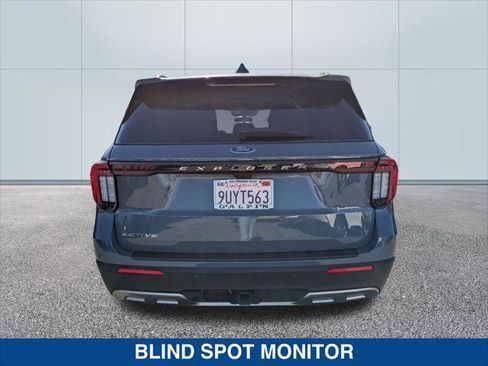 Used 2025 Ford Explorer Active w/ Active Comfort Package image 4