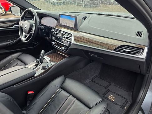 Used 2020 BMW 540i w/ Executive Package image 9