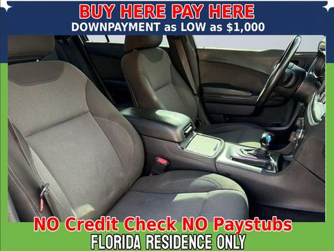 Used 2018 Dodge Charger SXT w/ Blacktop Package image 12
