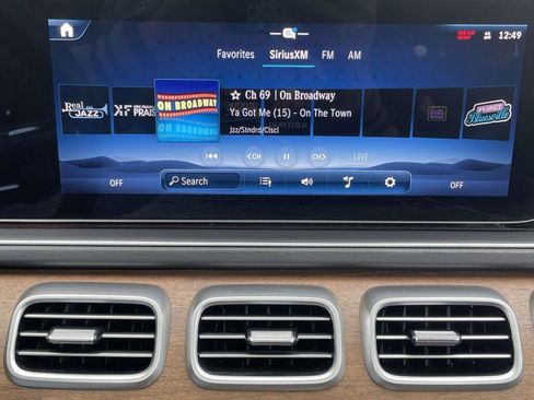 Certified 2025 Mercedes-Benz GLS 450 4MATIC image 26