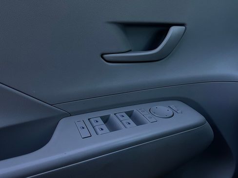 Used 2025 Hyundai Kona SEL image 21