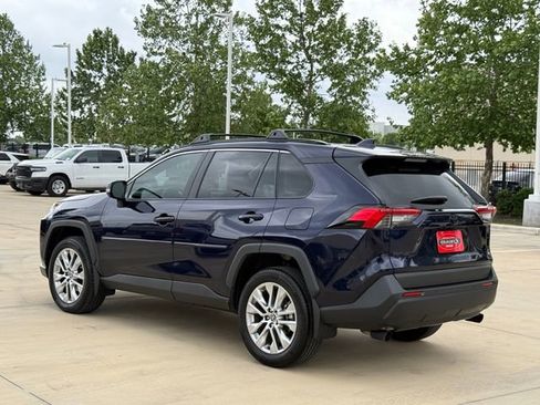 Used 2025 Toyota RAV4 XLE Premium w/ Weather Package FWD image 8