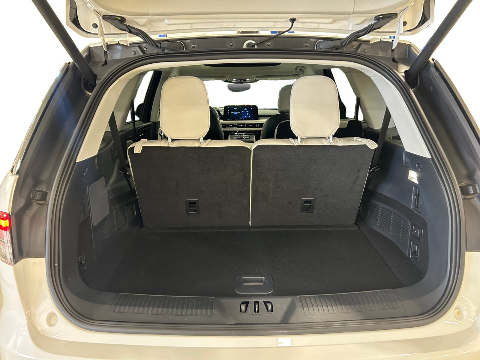 Used 2025 Lincoln Aviator 2WD image 20