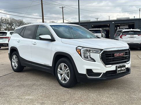 Used 2024 GMC Terrain SLE image 10