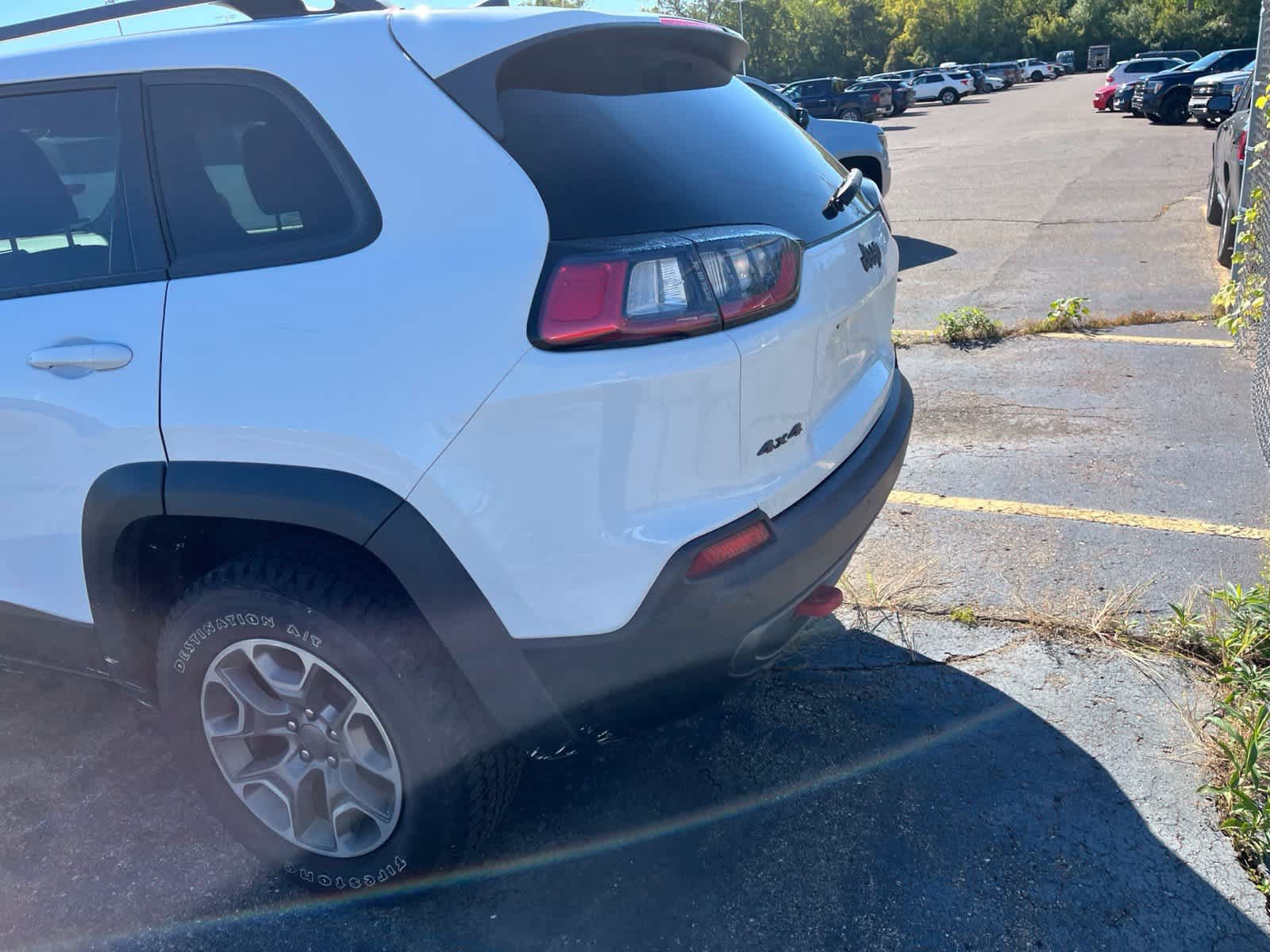 Used 2020 Jeep Cherokee Trailhawk w/ Cold Weather Group AWD/4WD image 11