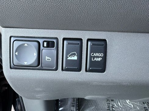 Used 2016 Nissan Frontier SV w/ SV Value Truck Package AWD/4WD image 19