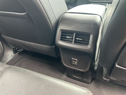 Used 2024 GMC Terrain SLT FWD image 21