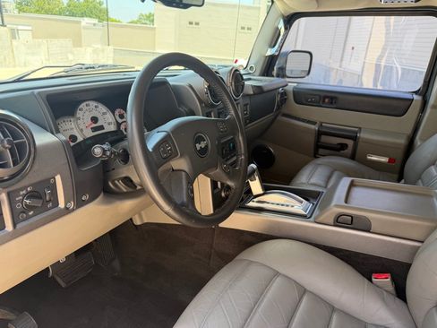 Used 2004 HUMMER H2 w/ Preferred Equipment Group AWD/4WD image 13