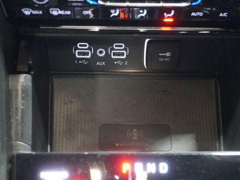 Used 2024 Jeep Grand Cherokee Limited w/ Luxury Tech Group II image 23