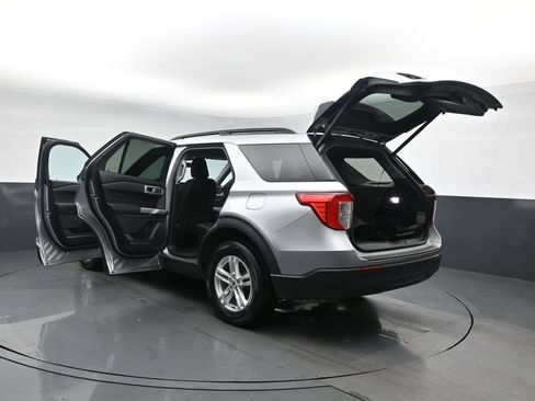 Used 2023 Ford Explorer XLT AWD/4WD image 28