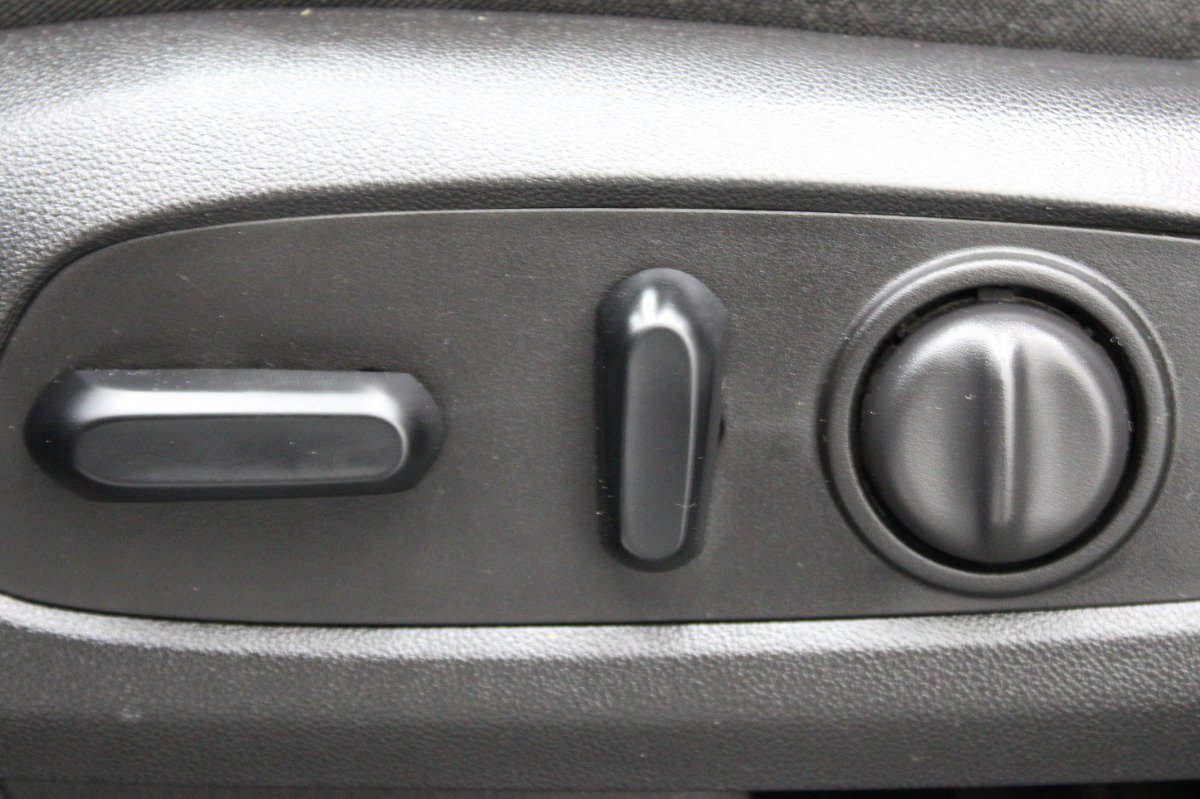 Used 2019 Chevrolet Equinox LT FWD image 18