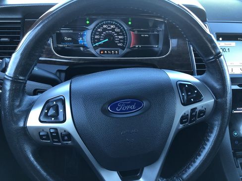 Used 2018 Ford Taurus Limited image 14