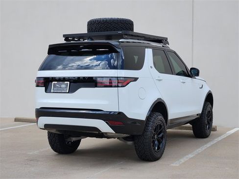 Used 2024 Land Rover Discovery Dynamic SE image 5