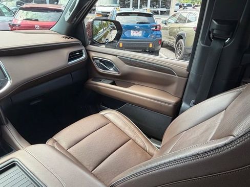 Used 2022 Chevrolet Suburban High Country AWD/4WD image 34