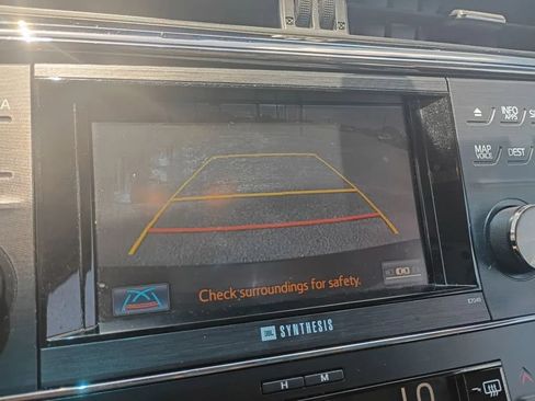 Used 2014 Toyota Avalon Limited w/ Technology Package FWD image 13