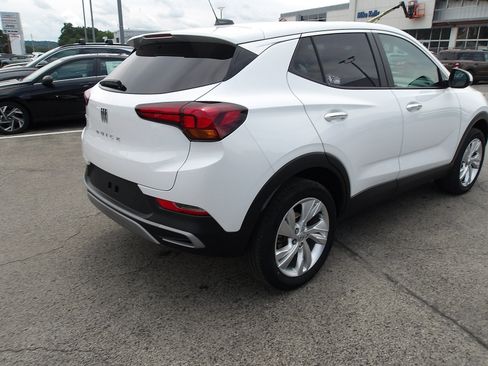 Used 2024 Buick Encore GX Preferred w/ Comfort Package AWD/4WD image 7