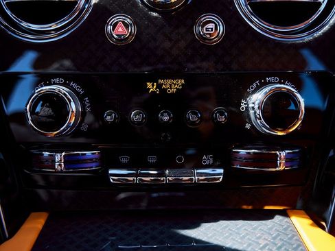 Used 2024 Rolls-Royce Cullinan Black Badge image 75