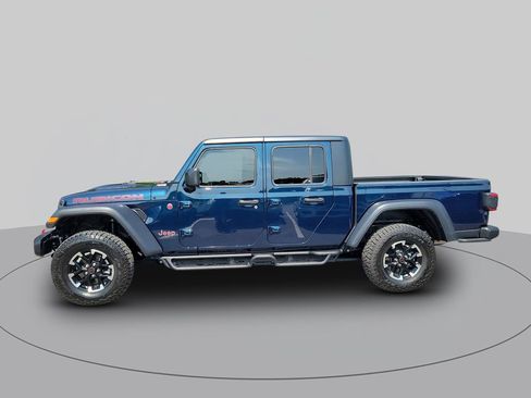 Used 2025 Jeep Gladiator Rubicon w/ Convenience Group AWD/4WD image 6