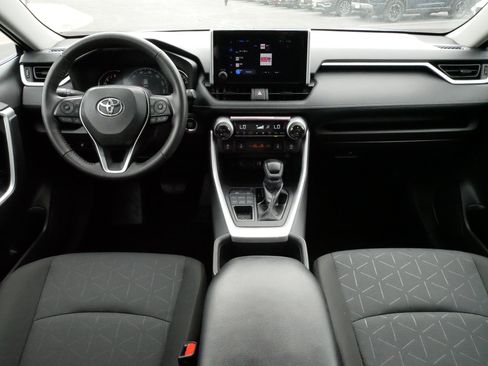 Used 2024 Toyota RAV4 XLE AWD/4WD image 10