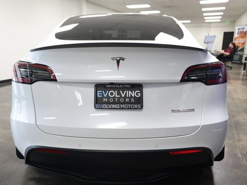 Used 2021 Tesla Model Y Performance AWD/4WD image 9