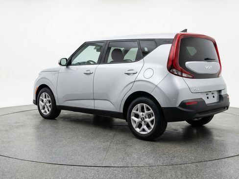 Used 2025 Kia Soul LX w/ LX Technology Package image 6