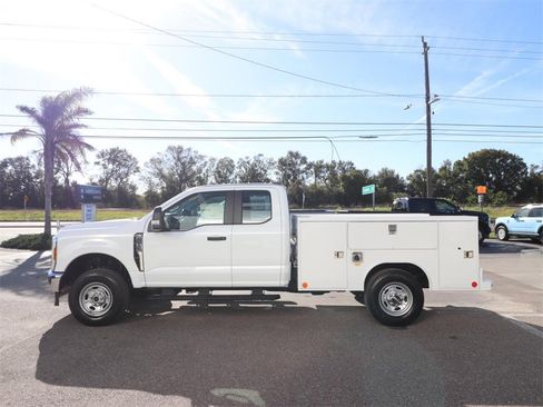 New 2026 Ford F250 XL w/ XL Chrome Package image 9