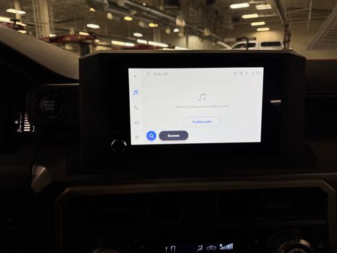 Certified 2025 Toyota Tacoma SR5 AWD/4WD image 28