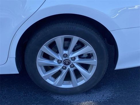 Used 2022 Toyota Camry LE image 10