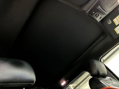 Used 2017 Ford F150 Raptor w/ Equipment Group 802A Luxury image 20