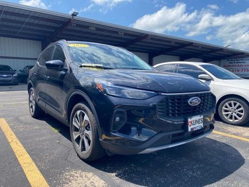 Used 2025 Ford Escape Platinum AWD/4WD image 4