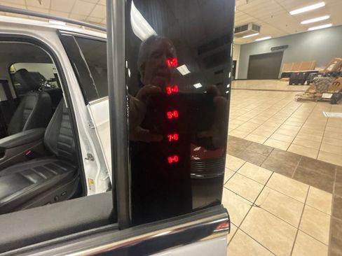 Used 2019 Ford Escape SEL AWD/4WD image 38
