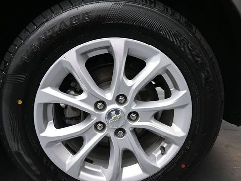 Used 2018 Chevrolet Equinox LT FWD image 14