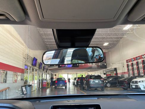 Used 2025 Nissan Altima 2.5 SV FWD image 18