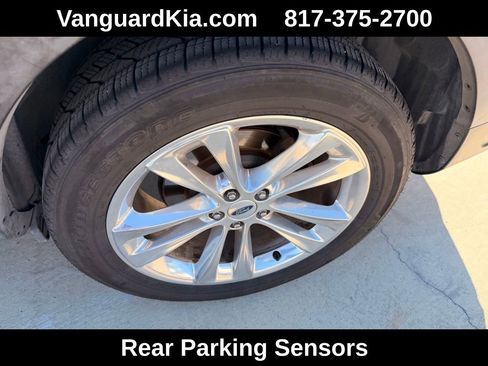 Used 2018 Ford Explorer XLT w/ Equipment Group 201A image 9