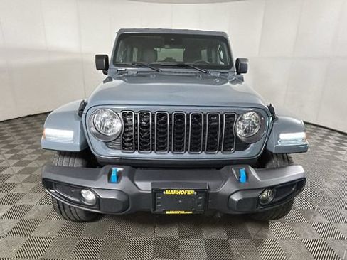 Used 2024 Jeep Wrangler Unlimited w/ Convenience Group AWD/4WD image 7